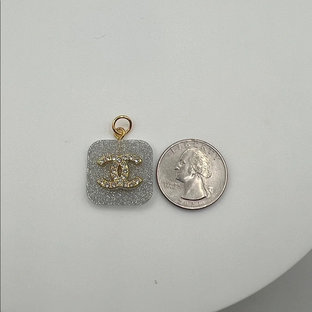 510. Gold & Crystal Resin Charm with Gold Plated Over Stainless Steel Chain 18”